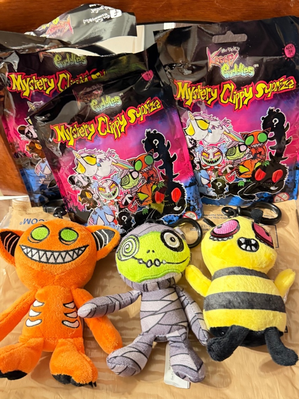 Gus Fink Kreepy Cuddles Mystery Clippy Surprize Bundle